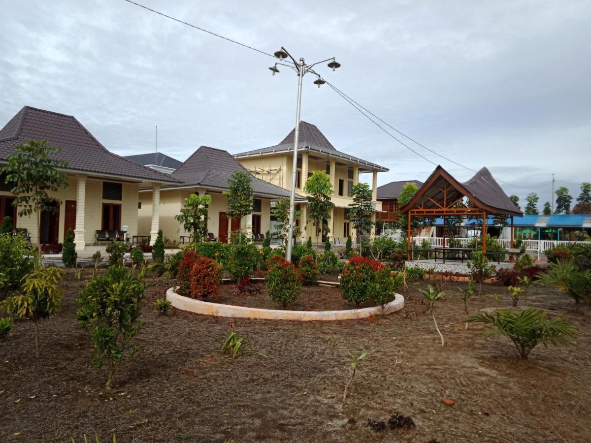 Siborongborong Noah Hotel Silangit מראה חיצוני תמונה